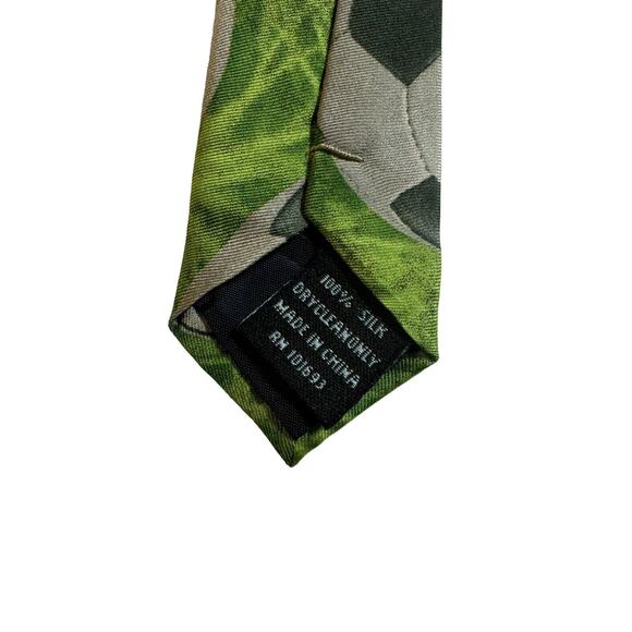 Eagle Neckwear Soccer Balls Grass Sports Novelty Necktie 100% Silk - Picture 6 of 6